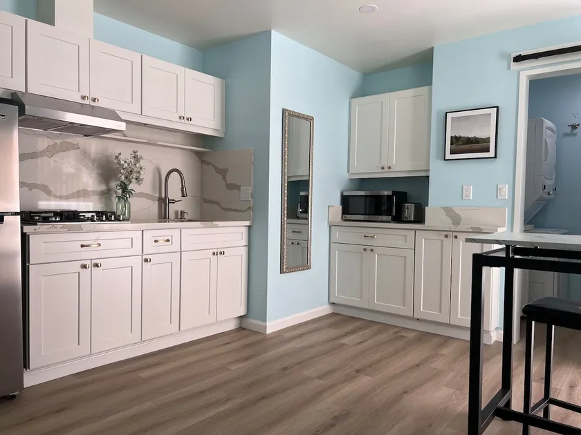 Guest Suite in Quiet Area with Washer Dryer - Image 1