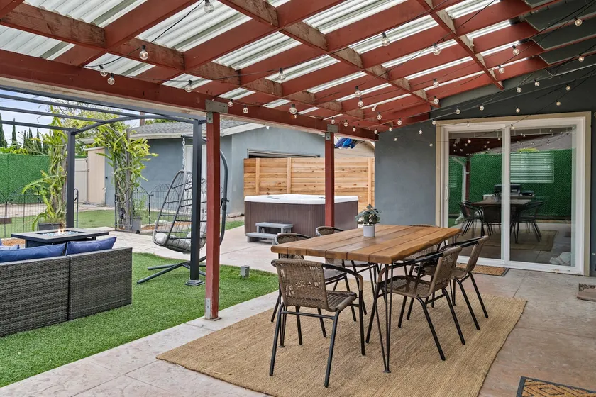 2mi Disney! Hot Tub | Pool | Arcade | Theater - Image 1