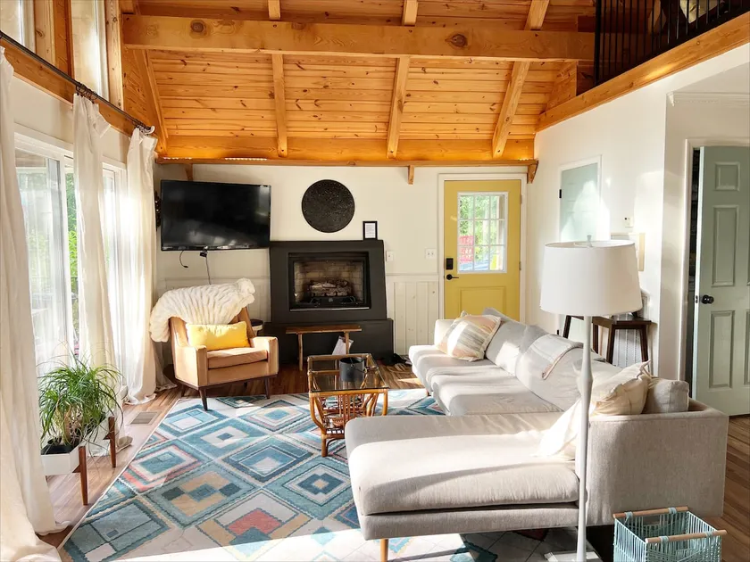 Lakefront Chalet - Ramp/Pier/Dock - Image 1