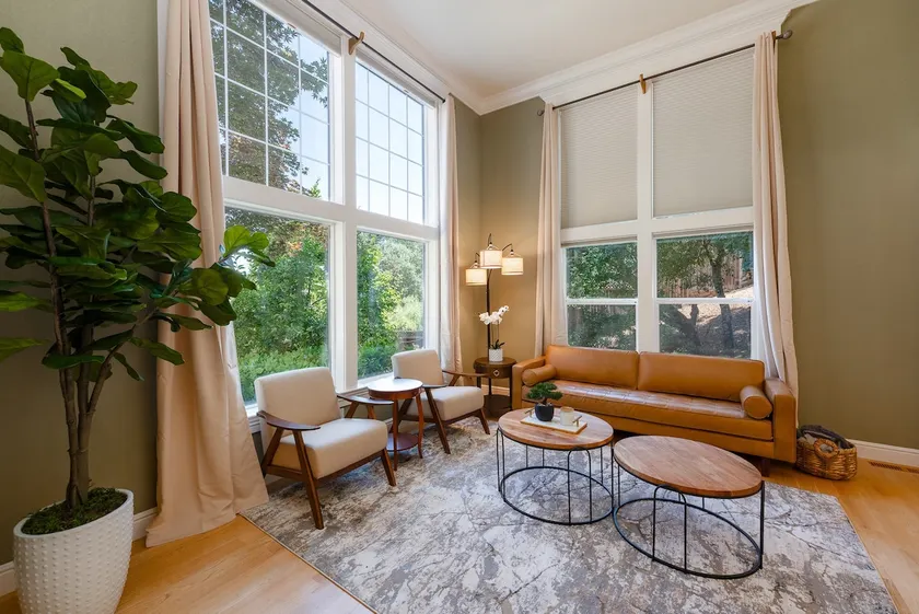 *Luxury Home walkable to Downtown - Image 1