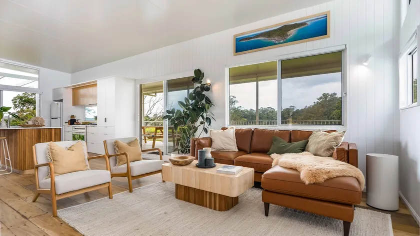 'Rail Trail Cottage'-Artisan home with pool & AC - Image 1