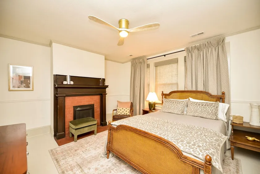 McCauley House D | Private, Quaint *Chefs Kiss* - Image 1