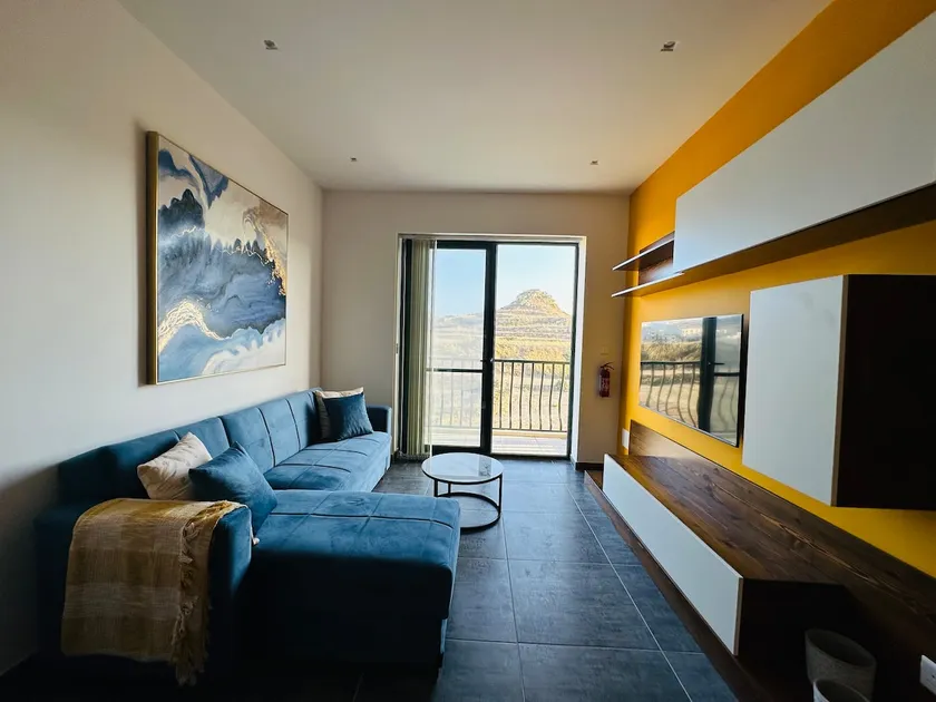 Del Mar Apartment - Image 1