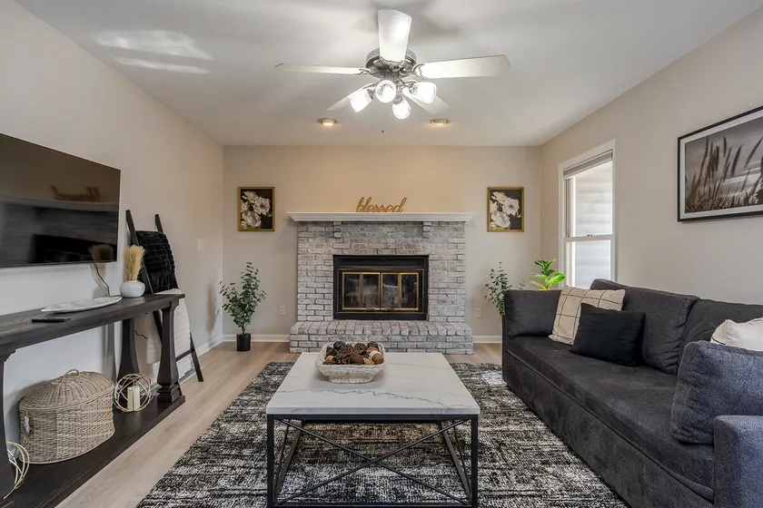 Luxurious Home Away From Home - Image 1