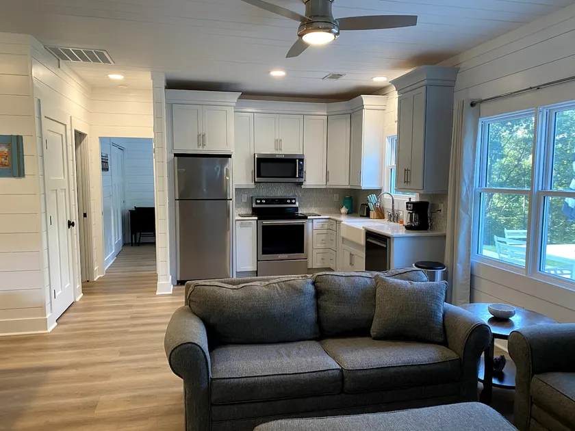 Lakeview Guest House on Lake Hartwell (Lavonia,GA) - Image 1