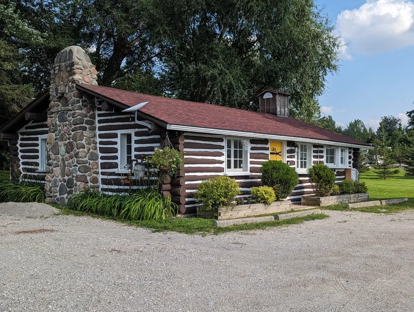 Bird Haven Log Cabin - Image 1