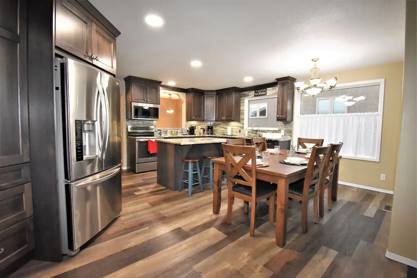 Spacious & Quiet Family Retreat - Image 1