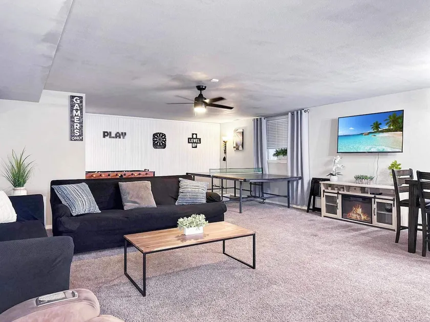 Pennwood Guesthouse Basement Suite - Image 1