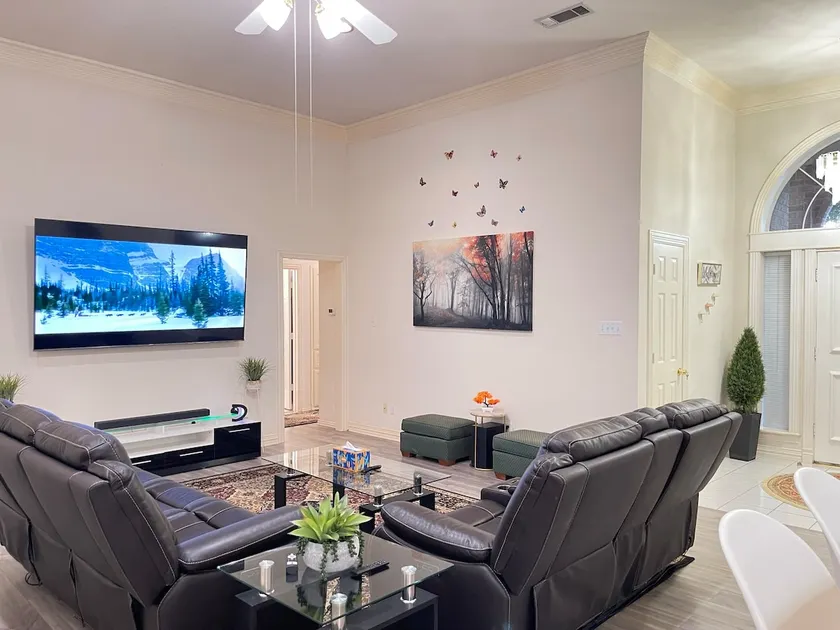 3BR house near AT&T Stadium, Six Flag, DFW Airport - Image 1