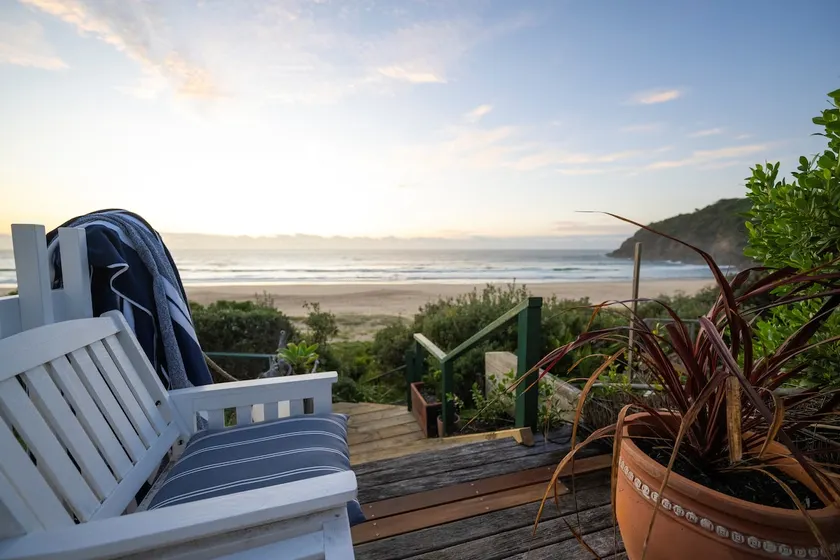 TONIC on Boomerang Beach.. absolute beachfront & nestled in the dunes - Image 1