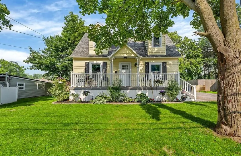 LVR’s Yellow House on 3rd - Image 1