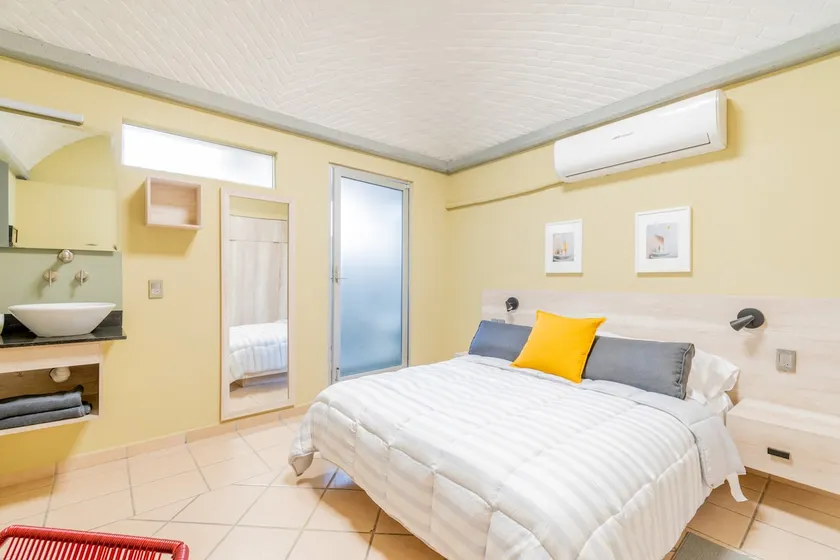 Nice apartment in the heart of Durango with a mini-split - Image 1