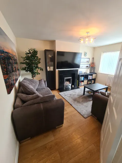 Stylish family home with free parking. Nr Bristol - Image 1