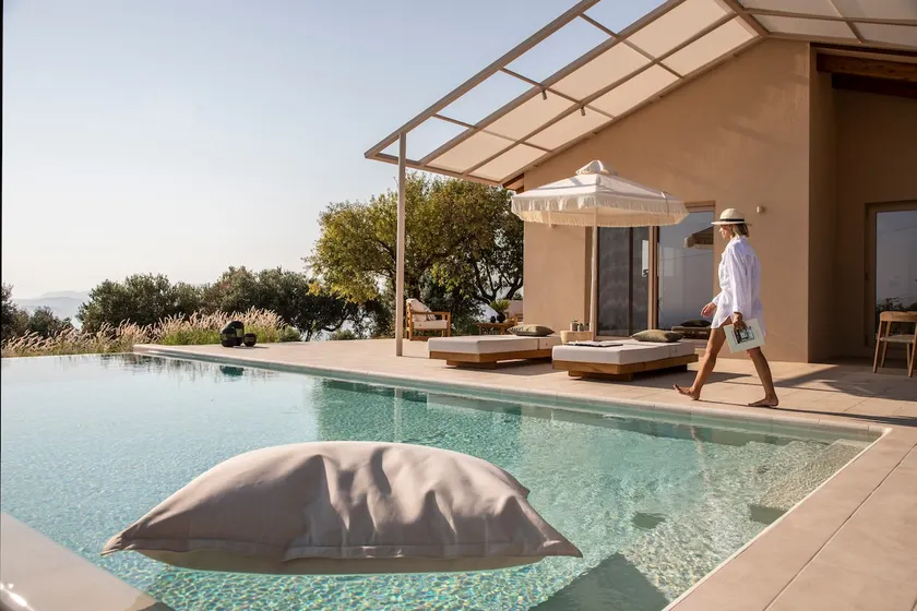 AVERTOSIA Luxury Villas - Image 1