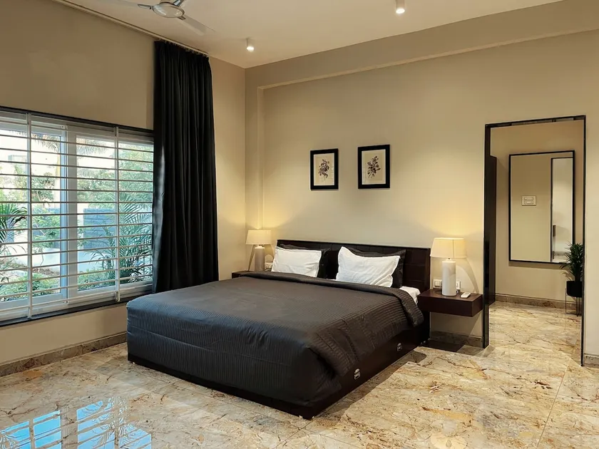 Spacious One Bedroom Villa with Garden - Image 1