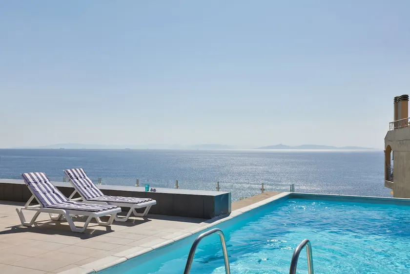 Deep Blue Luxury Escape Heated Pool & Sea View - Image 1