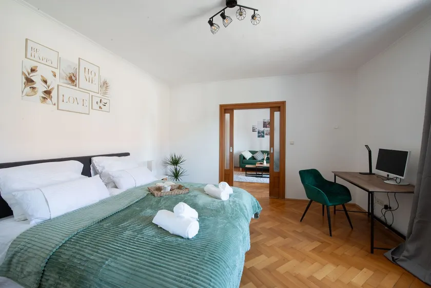 BeSSa Homes Haag 2 bedrooms 3 beds 1 balcony - Image 1