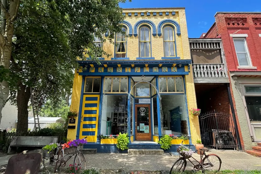 Flower House Loft - Image 1