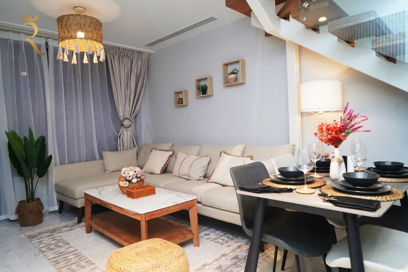 Elegant 2BR Jade Serenity - Modern City Haven - Image 1