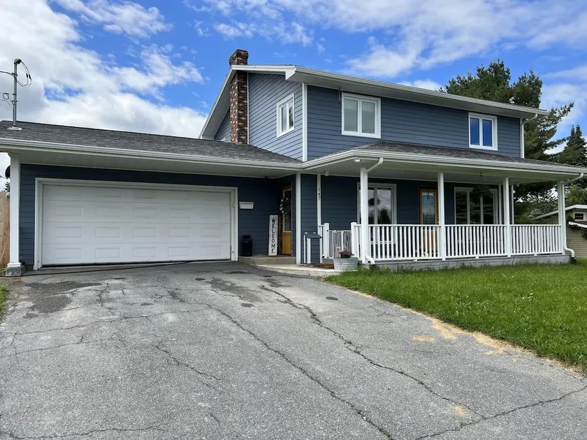 Charming 4BR Home with Fenced In Yard! - Image 1