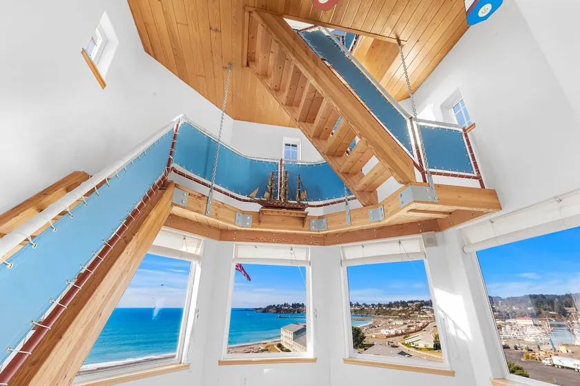Stay in a working lighthouse! - Image 1