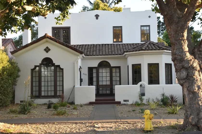 4 bed house in great location, dog ok PLV120240032 - Image 1