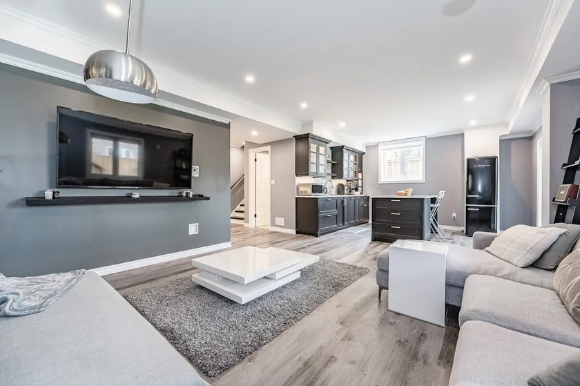 Cozy Apartment w/ Free Parking - Image 1
