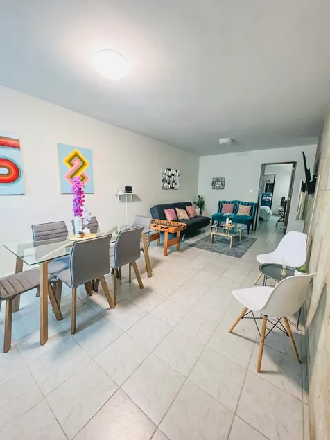 Well located airconditioned apartment, we invoice! - Image 1