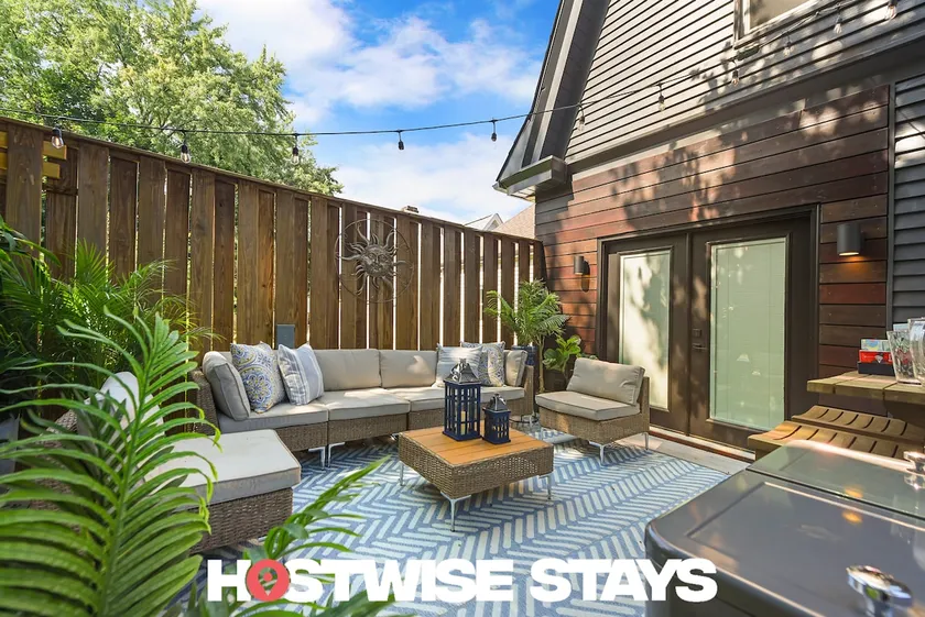 Hot Tub & Fire Pit Home Near Grandview Ave - Image 1