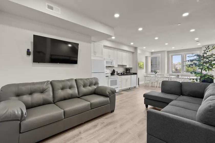 Spacious 6BedroomHome+GarageParking+H StCorridorDC - Image 1