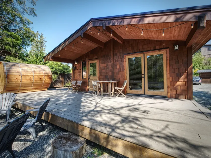 Explorer's Retreat Sauna & Bunkhouse & Fire pit - Image 1