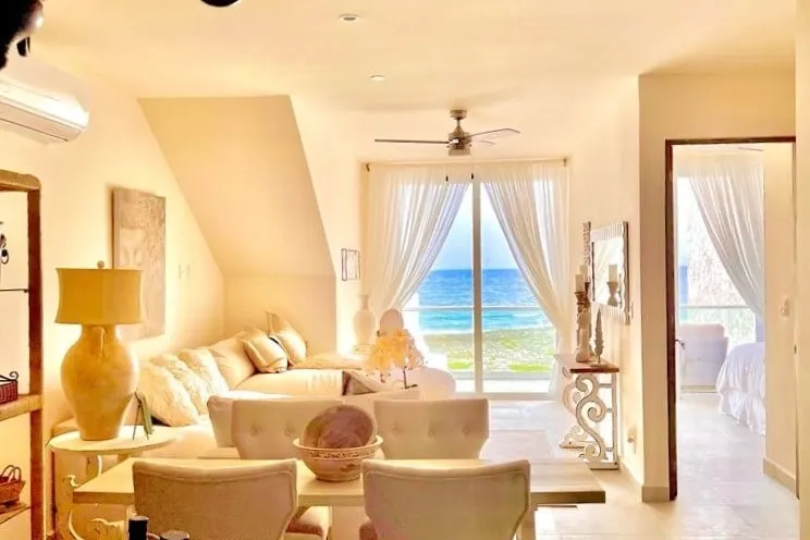Casa Blanca By The Caribbean Sea - Image 1