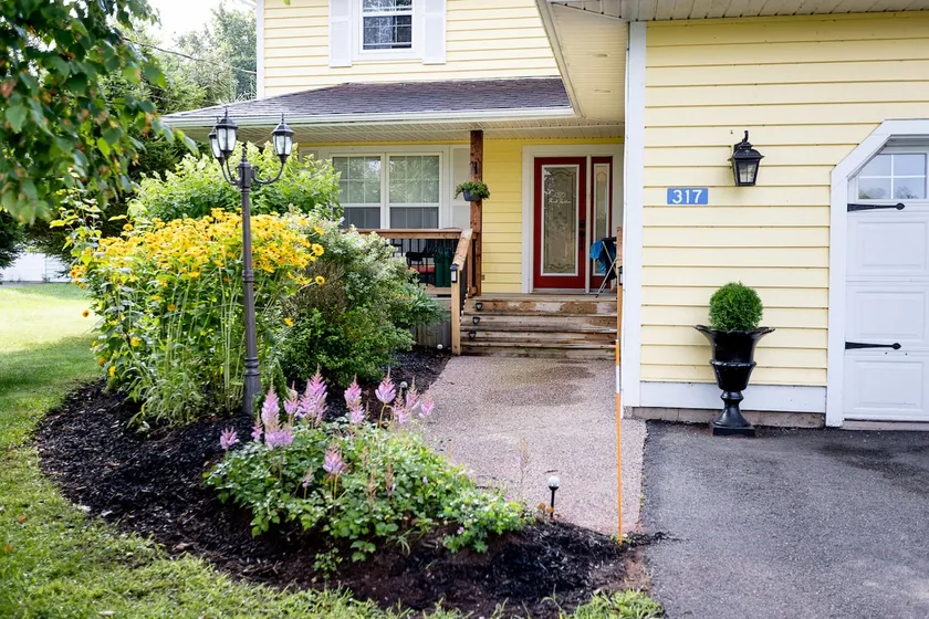 Beautifully Furnished 2 Bedroom in Valley - Image 1