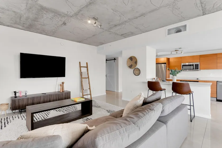 Miami best Location/Pool/gym/park+design district+ - Image 1
