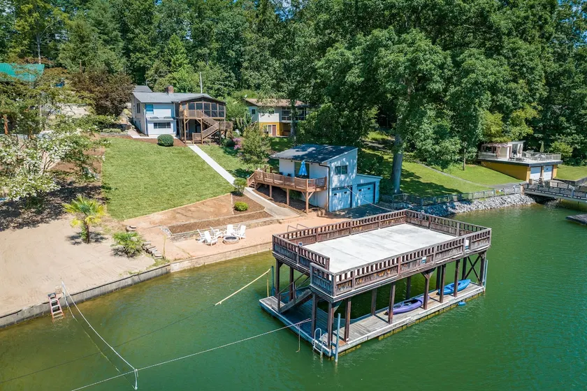 Lakefront home on Lake James! - Image 1