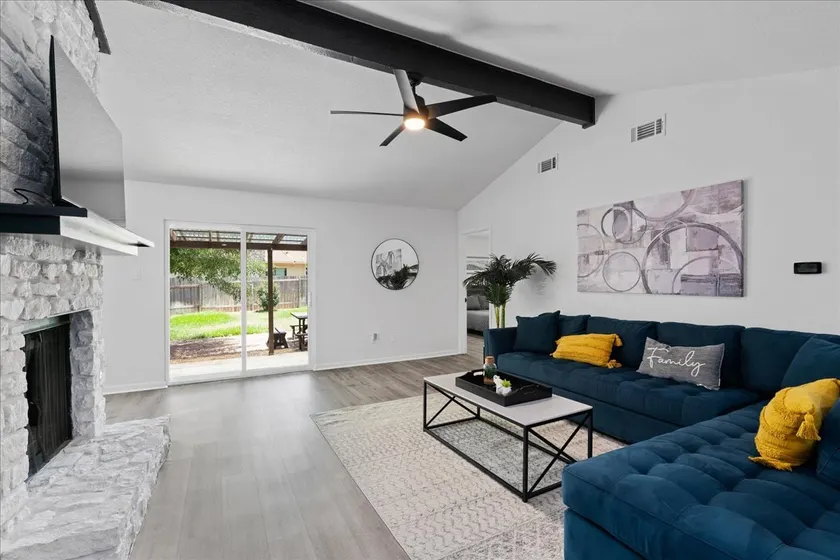 Super Comfy Home with Hot Tub! - Image 1
