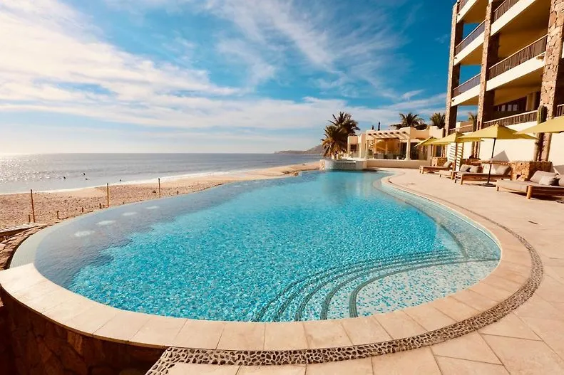 Magical BEACH FRONT condo - Image 1