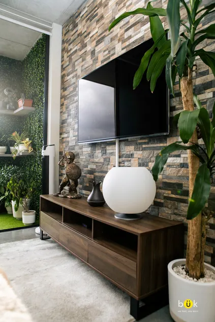 Gorgeous sunsets at charming apartment in downtown - Image 1