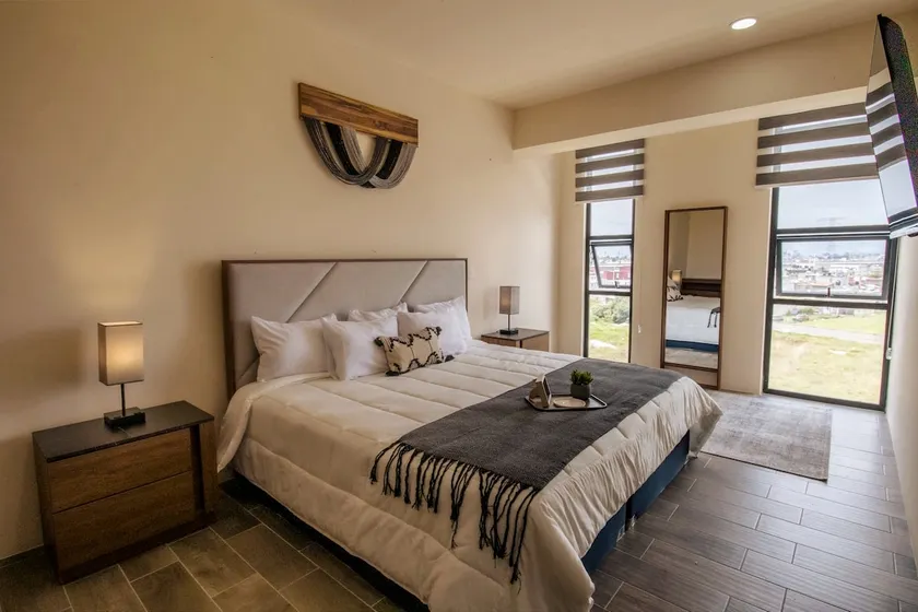 3-Bedroom Apartment | Airport + Parking + 24-Hour Security - Image 1