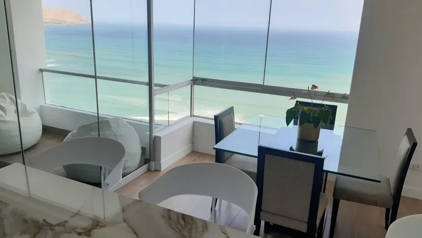 Cozy space surrounded by the sea - Image 1