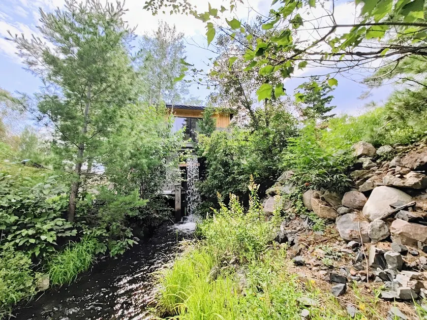 The Hydro House Cabin - Image 1