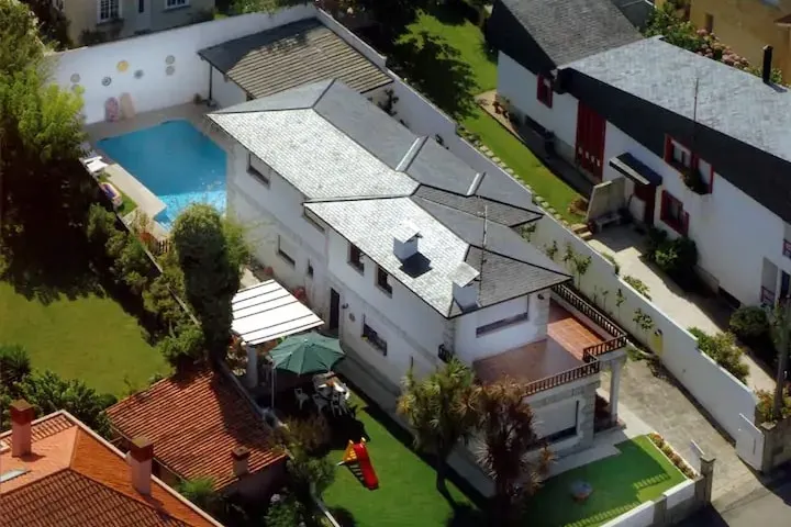 ”Beach and Pool in Nigrán” - Image 1