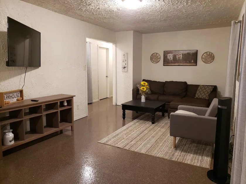 Fully furnished 2br upstairs - Image 1