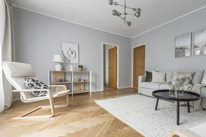 Charming home in up-and-coming suburb - Image 1