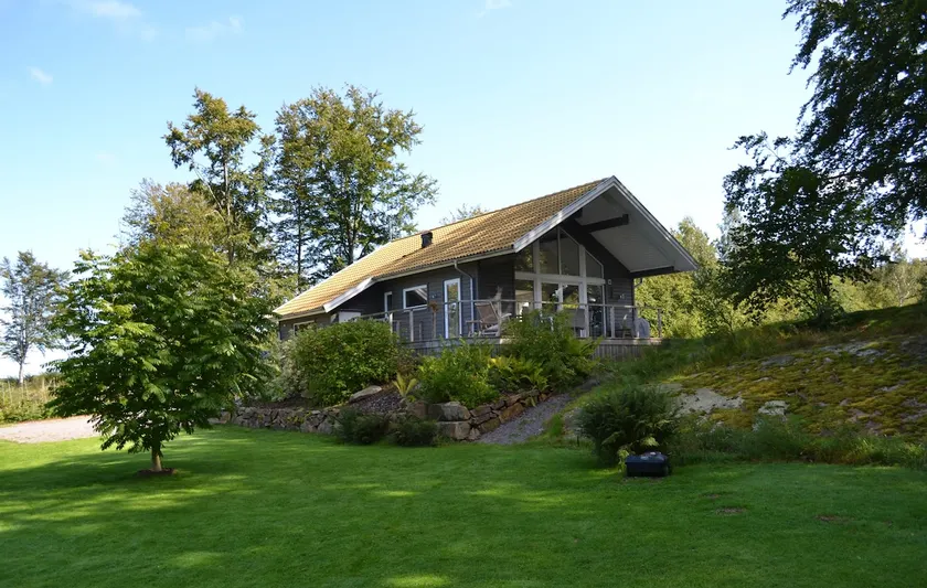 Cabin between beech forest and meadow - Image 1