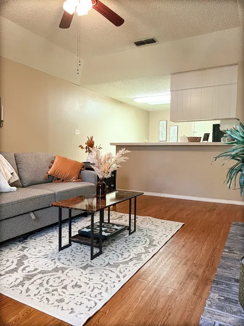 Cozy 2 bd duplex near UT Tyler! - Image 1