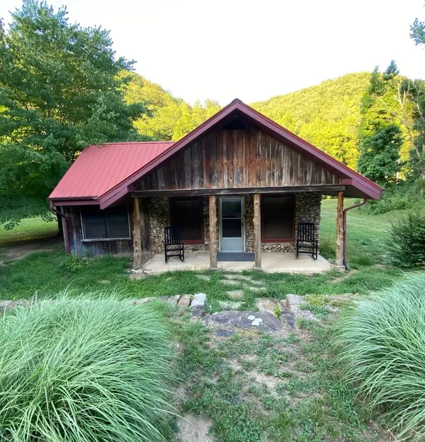 Tippie Cabin - Image 1