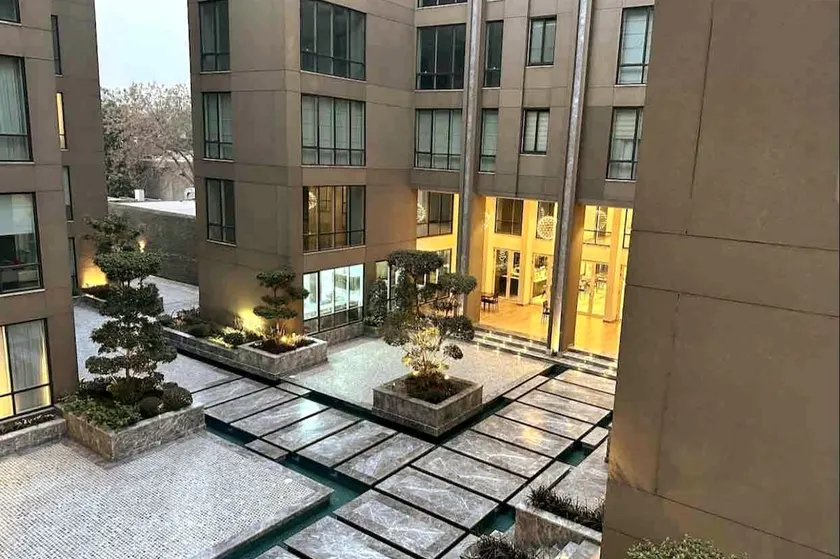 Cozy 1BR apartment in Gulberg |Pool|Gym|Hot Tub. - Image 1