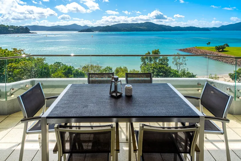 Frangipani 201 by HamoRent on Hamilton Island - Image 1