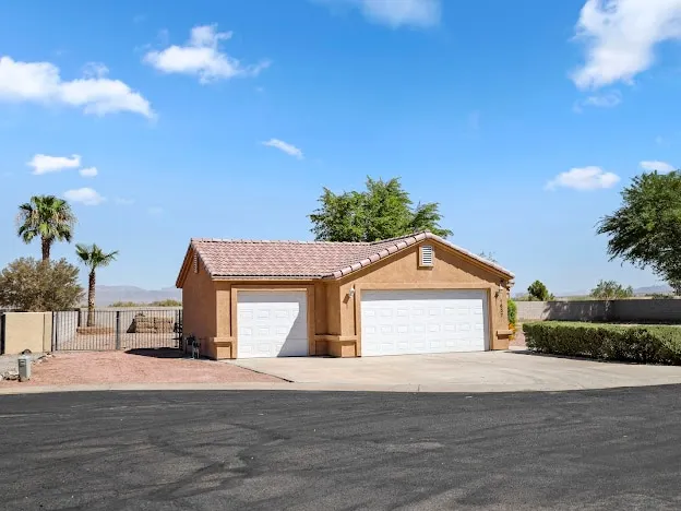 3BR Home Near River, Fire Pit & Parking - Image 1